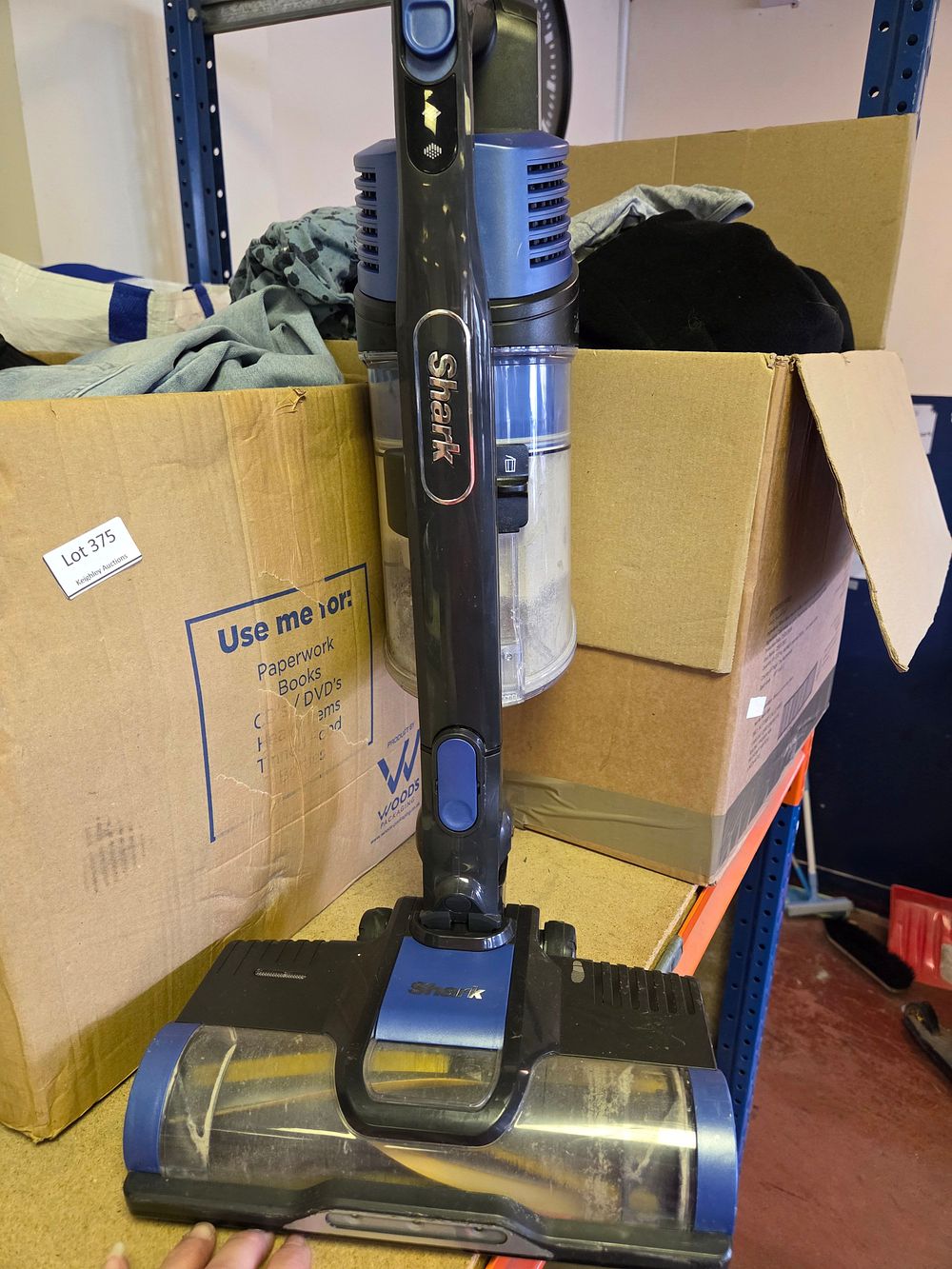 Lot 376 – A Shark Pet Pro DuoClean MultiFlex Cordless Stick Vacuum Cleaner w/o