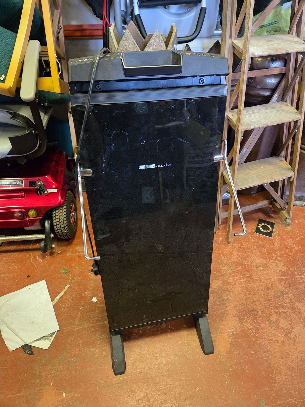 Lot 392 – Corby Executive Electric Trouser Press