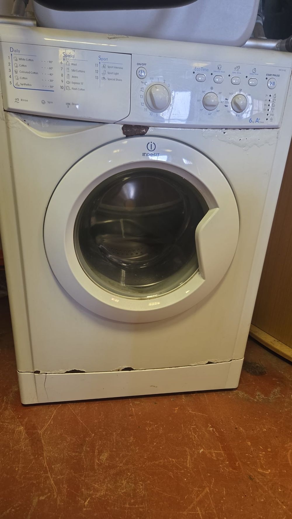 Lot 398 – Indesit IWC 6145 6kg Front Loading Washing Machine w/o