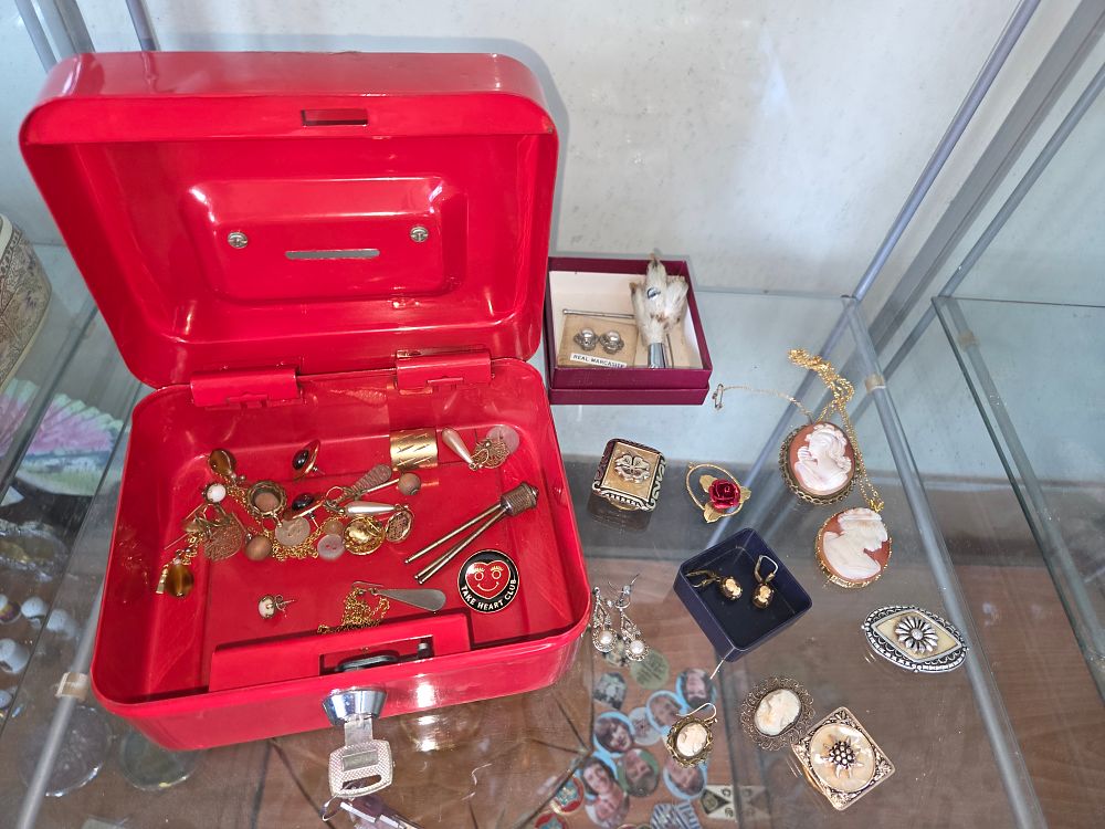 Lot 632 – A Collection of Vintage Costume Jewellery and a Red Metal Cash Box