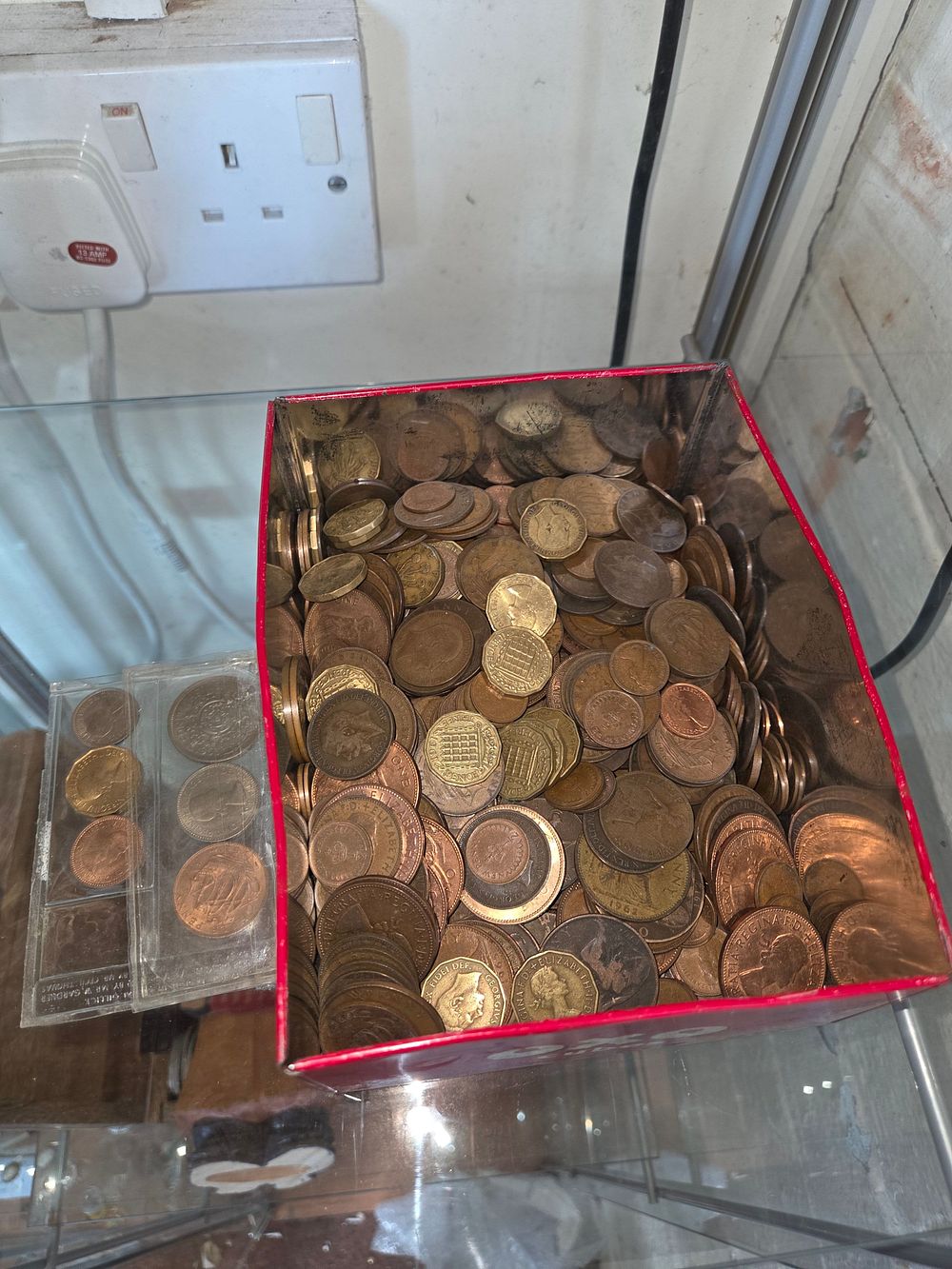 Lot 635 – A Collection of UK Pre-decimal and Early Decimal Bronze and Nickel-brass Coins