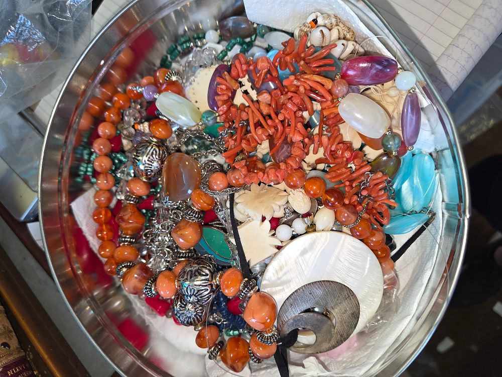 Lot 647 – An Assortment of Costume Jewellery