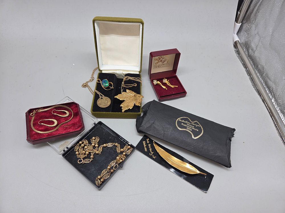 Lot 650 – A Collection of Gold-Tone Costume Jewellery and Accessories Including Elizabeth Duke and Australian Themed Pieces