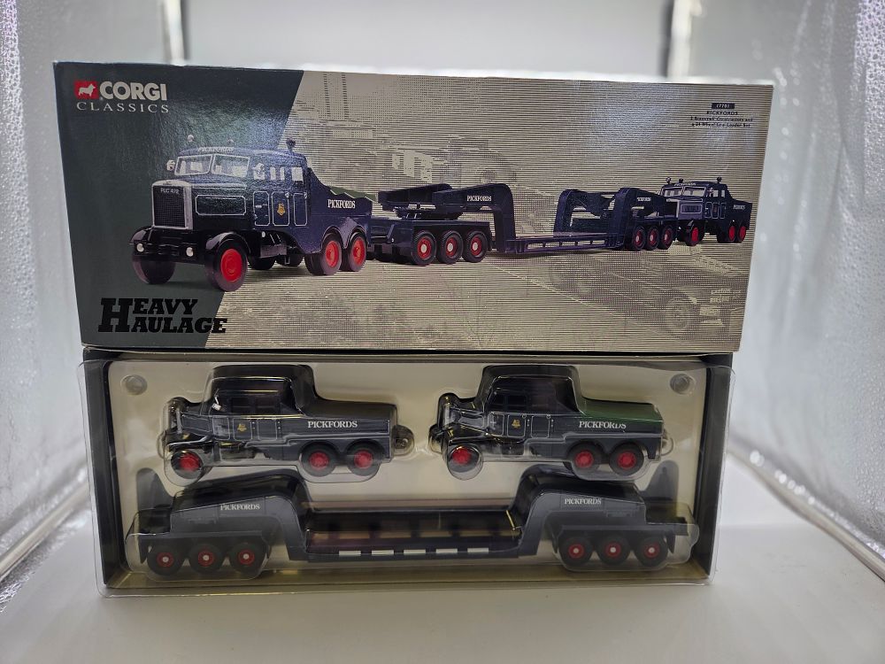Lot 233 – Corgi Classics Heavy Haulage 17701 Pickfords Scammell Constructors and Low Loader Set