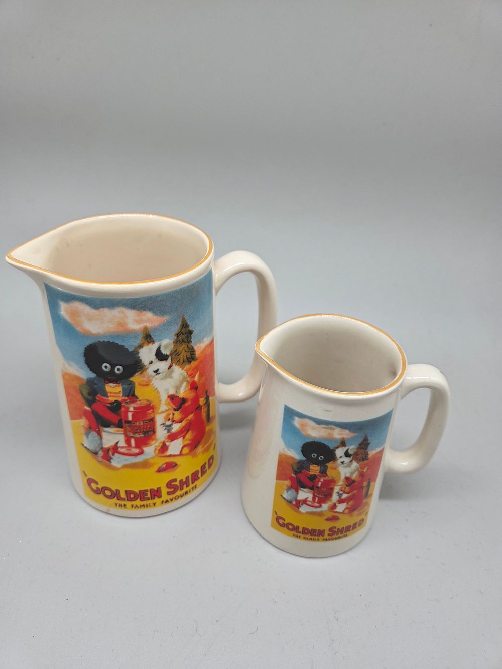 Lot 278 – A Pair of Robertson’s Golden Shred Promotional Ceramic Jugs