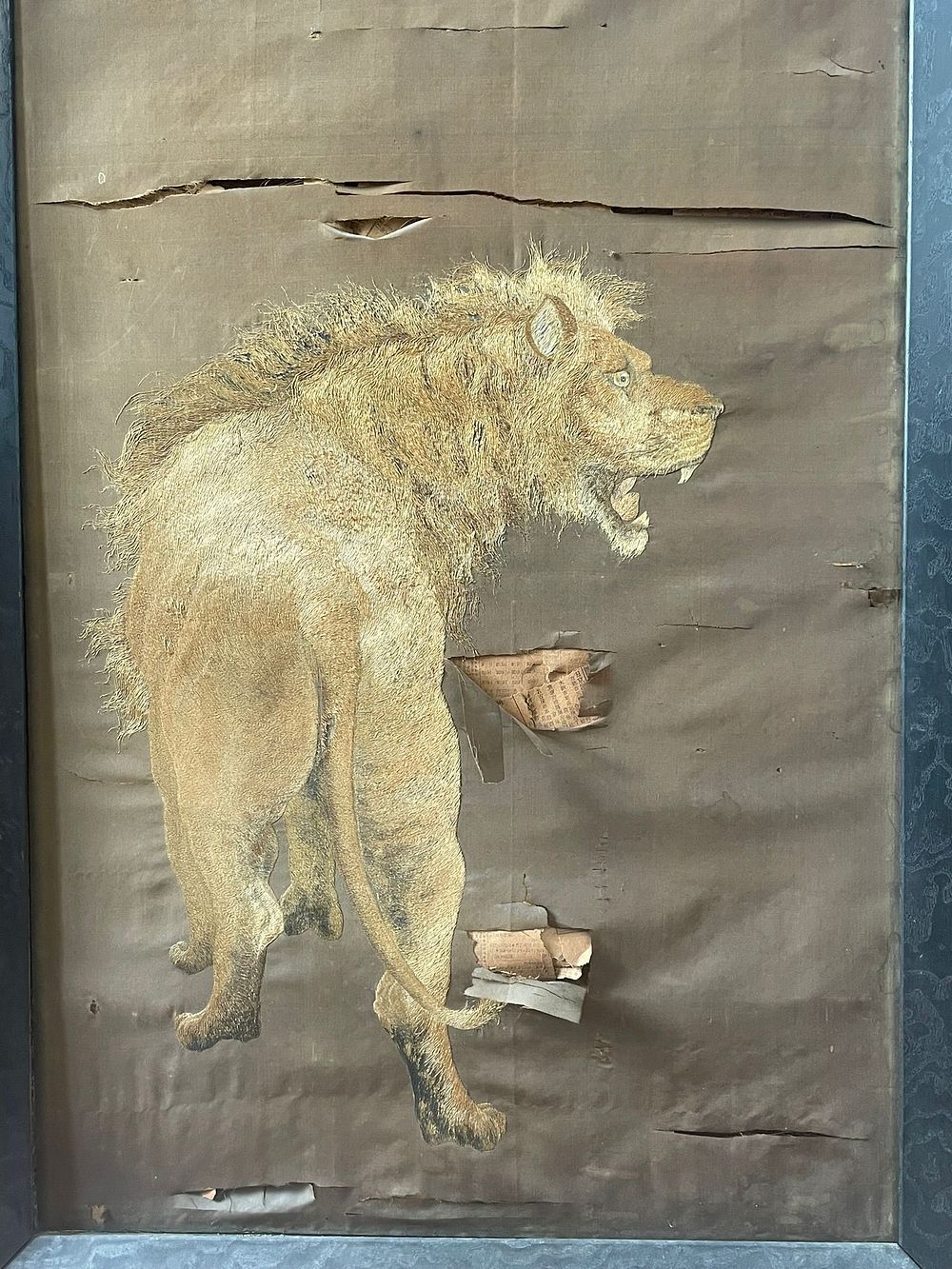 Lot 290 – A Large Japanese Silk Embroidery of a Lion, Late Meiji to Taisho Period