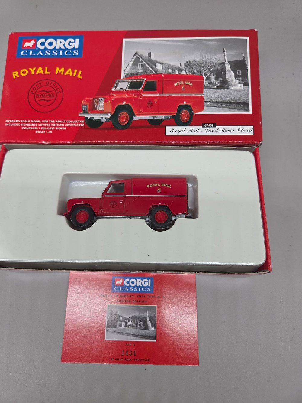 Lot 296 – Corgi Classics 07401 Royal Mail Land Rover Closed Limited Edition