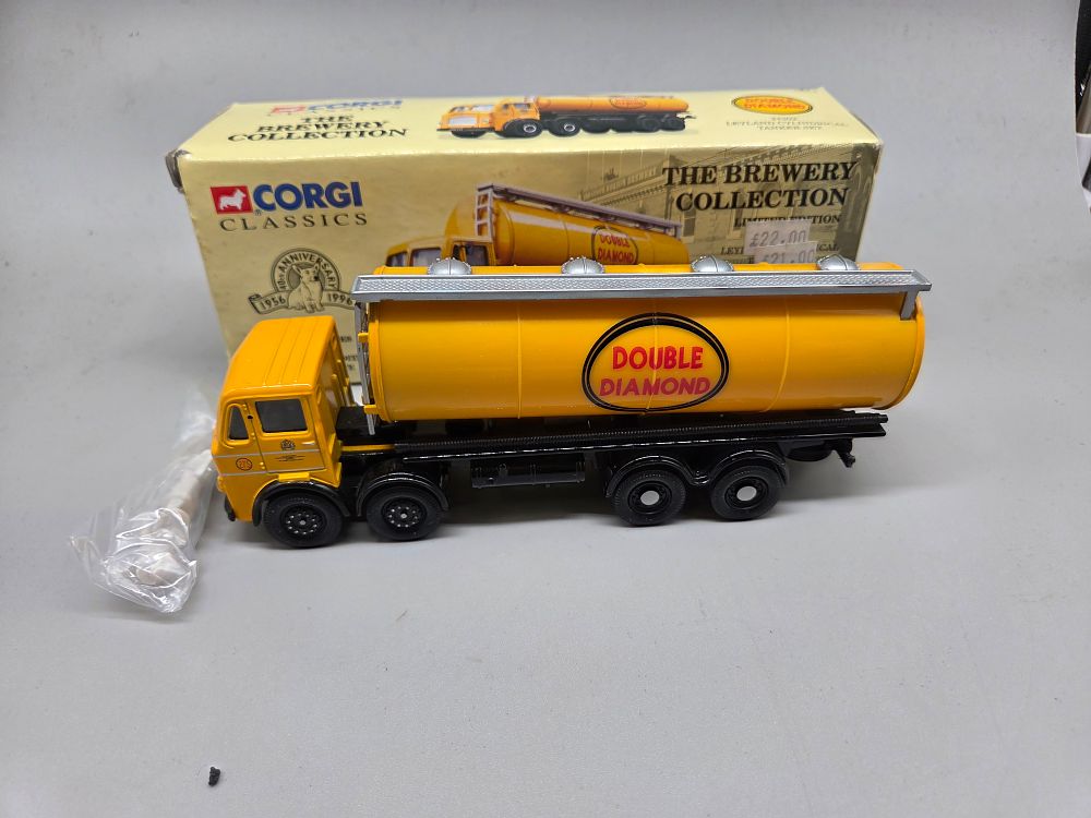 Lot 312 – Corgi Classics 24302 Leyland Cylindrical Tanker Set Double Diamond