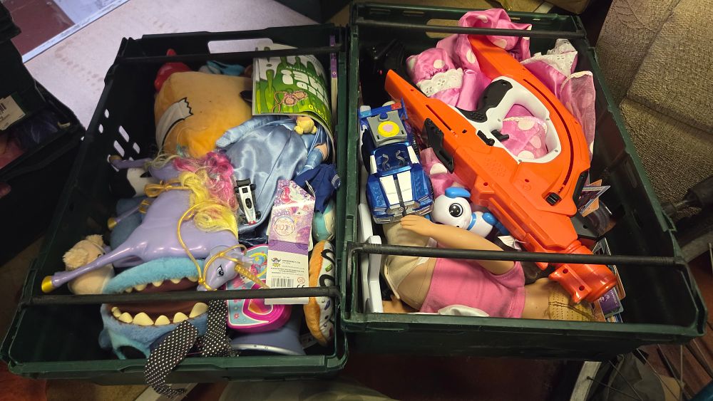 Lot 210 – Two Boxes of Modern Children’s Toys and Related Items