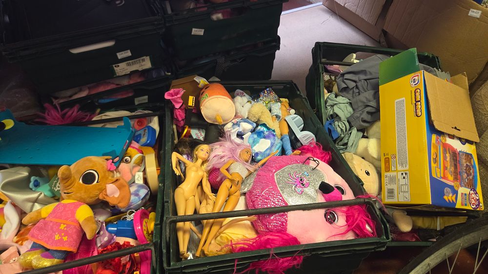 Lot 211 – Three Boxes of Toys and Games, including Fashion Dolls, Plush Characters