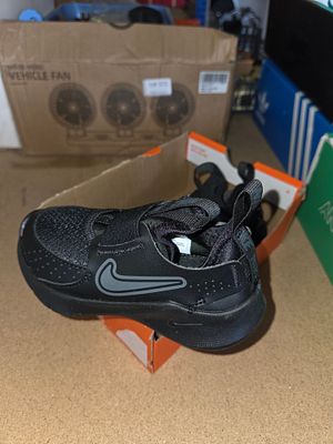 A Pair of Nike Flex Runner 3 Children's Slip-On Sneakers with Original Box Size 7.5