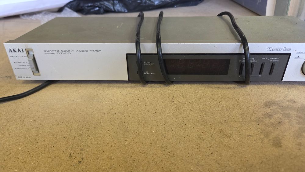 Lot 262 – Akai DT-110 Quartz Count Audio Timer powers on