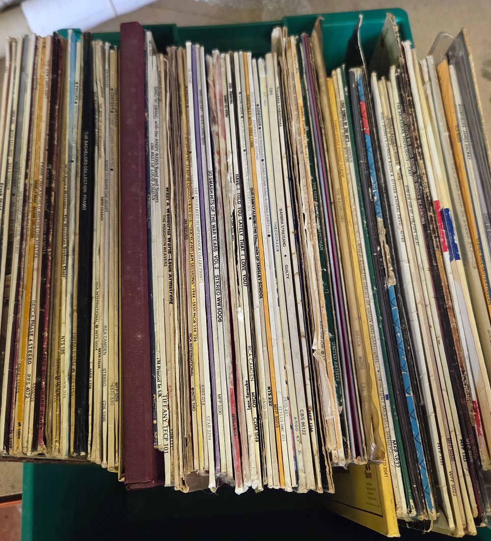 Lot 269 – A Large Collection of Vintage Vinyl LP Records Featuring Popular Music Easy Listening and Light Entertainment Artists