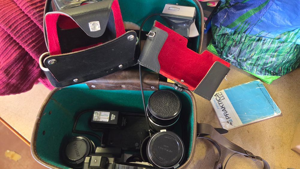 Lot 324 – A Collection of Praktica LLC 35mm SLR Camera Accessories