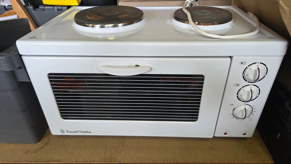 Lot 335 – Russell Hobbs White Enamelled Tabletop Electric Mini Oven and Dual Hotplate Cooker