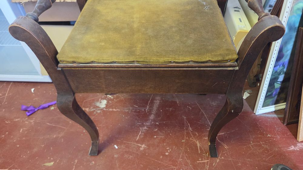 Lot 346 – An Edwardian style upholstered hardwood music stool with cabriole legs