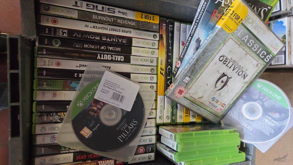 Lot 374 – A Collection of Xbox 360 and Xbox One Video Games