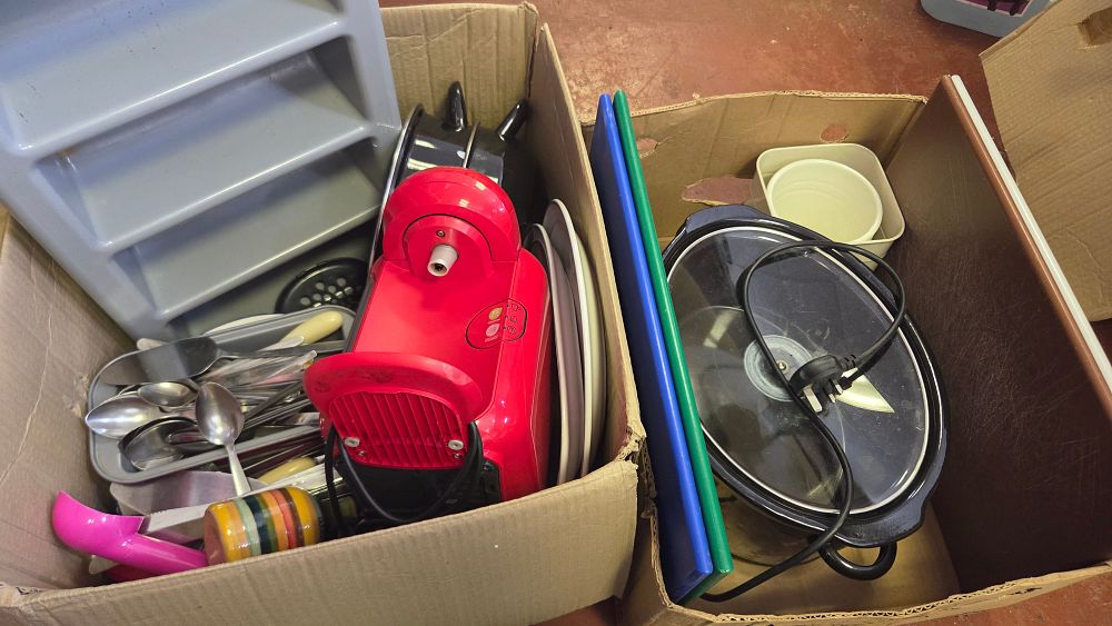 Lot 266 – Two Boxes of Small Kitchen Appliances and Assorted Domestic Kitchenware