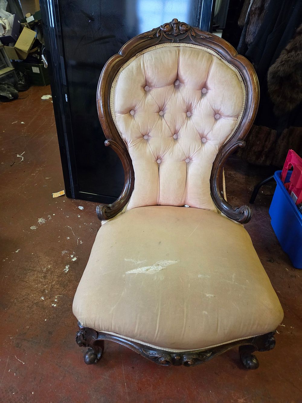 Lot 432 – A Victorian Mahogany Rococo Revival Nursing Chair