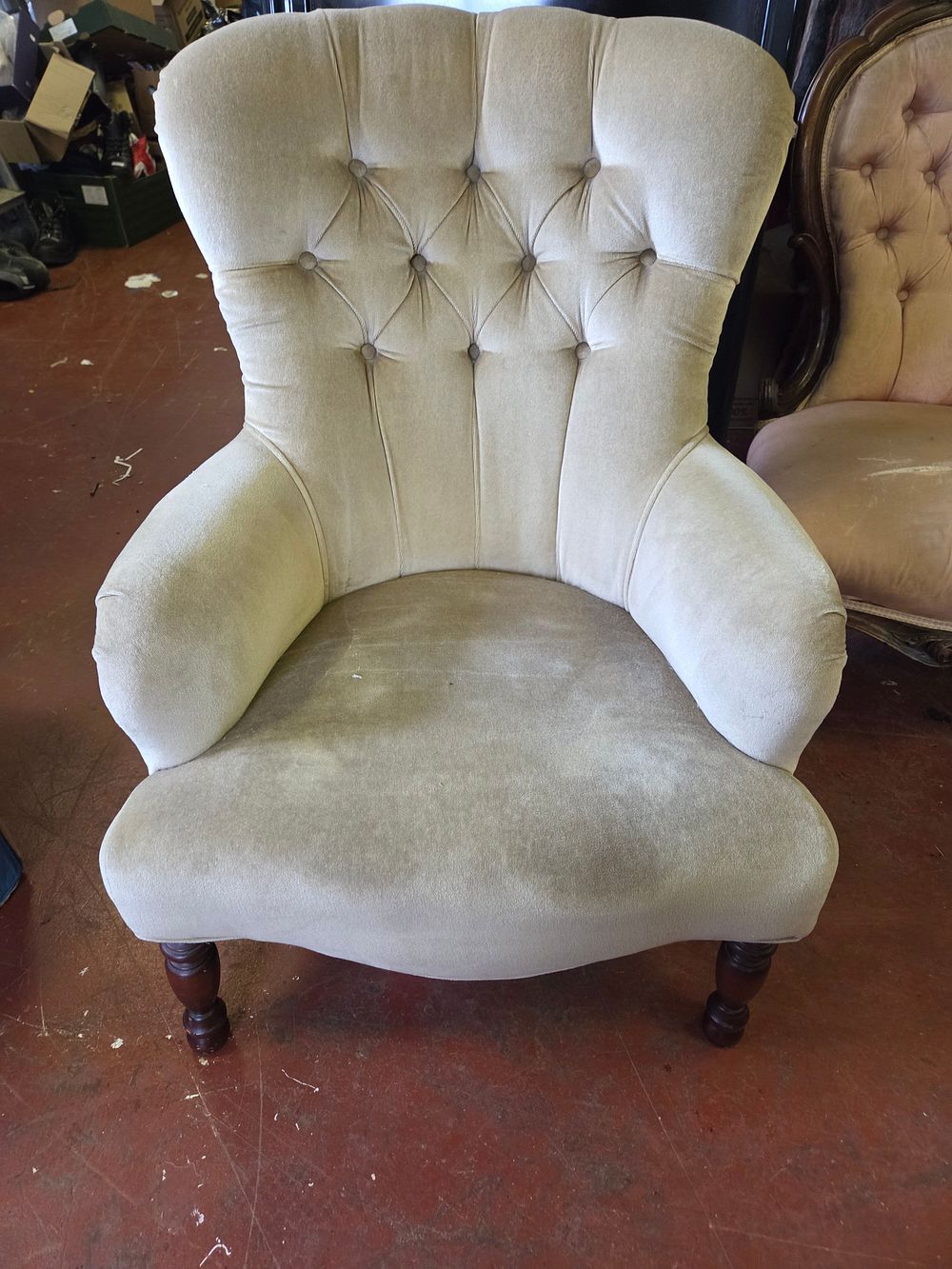 Lot 433 – A Late Victorian Style Button-Back Nursing Chair