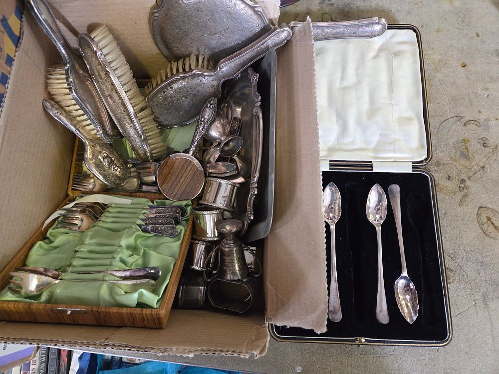 Lot 438 – A Collection of Metalware Items including a Dressing Table Set and Flatware