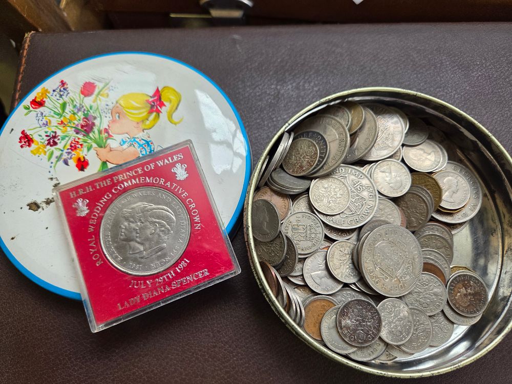 Lot 621 – A Collection of UK Commemorative and Pre-decimal Coinage including a 1981 Royal Wedding Crown