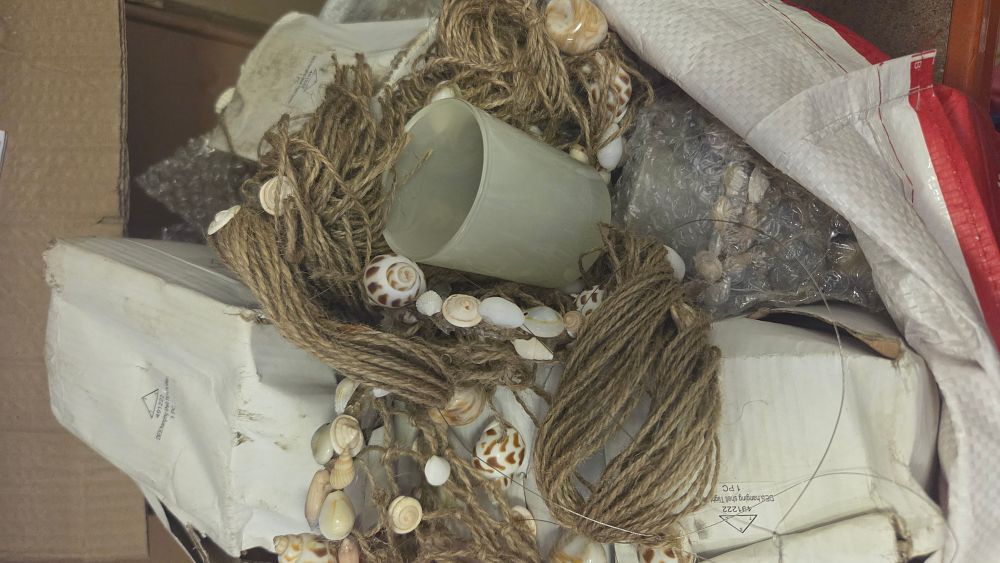 Lot 213 – An Assortment of Nautical Themed Hanging Shell Holders with Glass Inserts