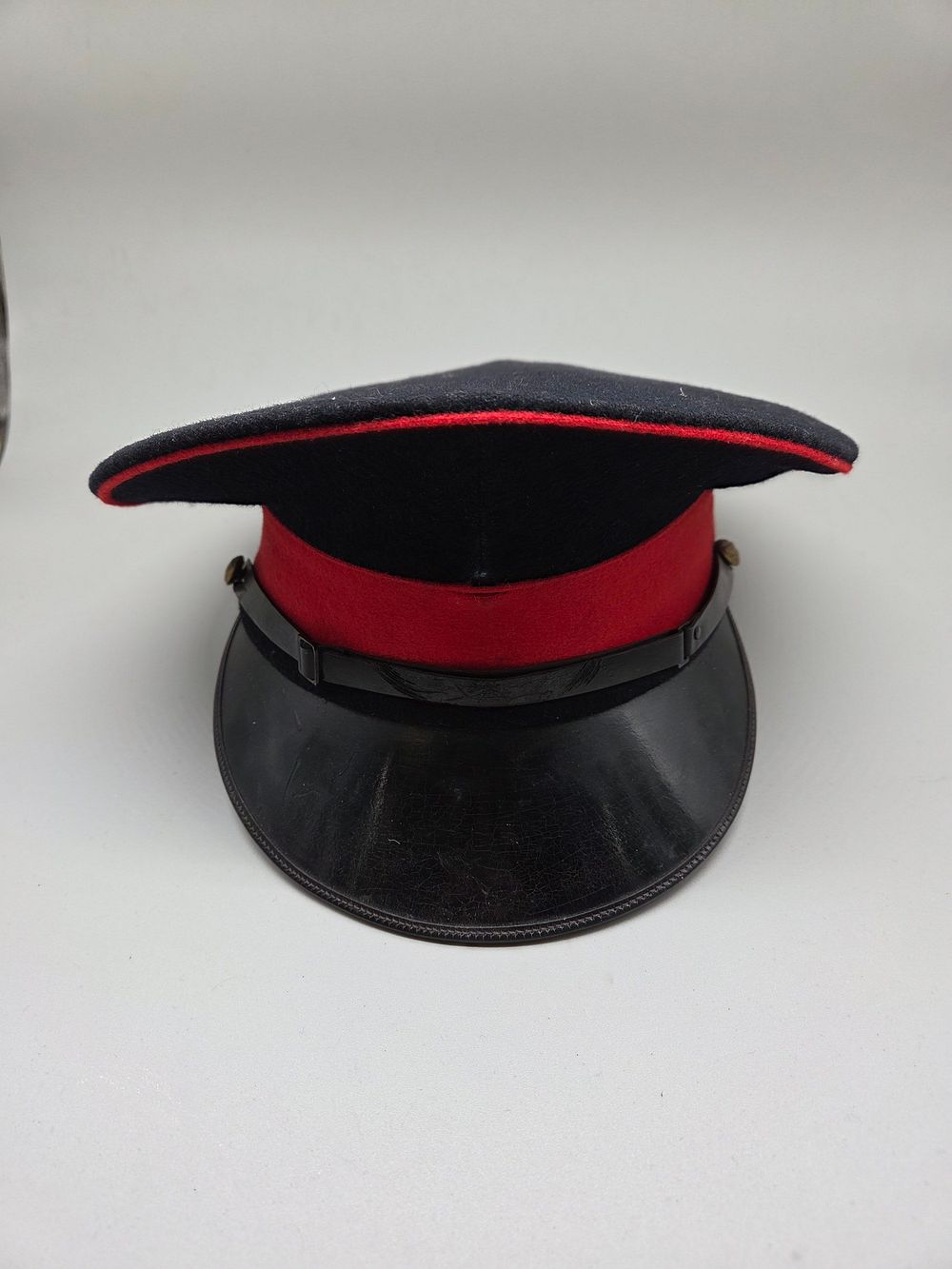 Lot 165 – British Army No. 1 Dress Peaked Cap