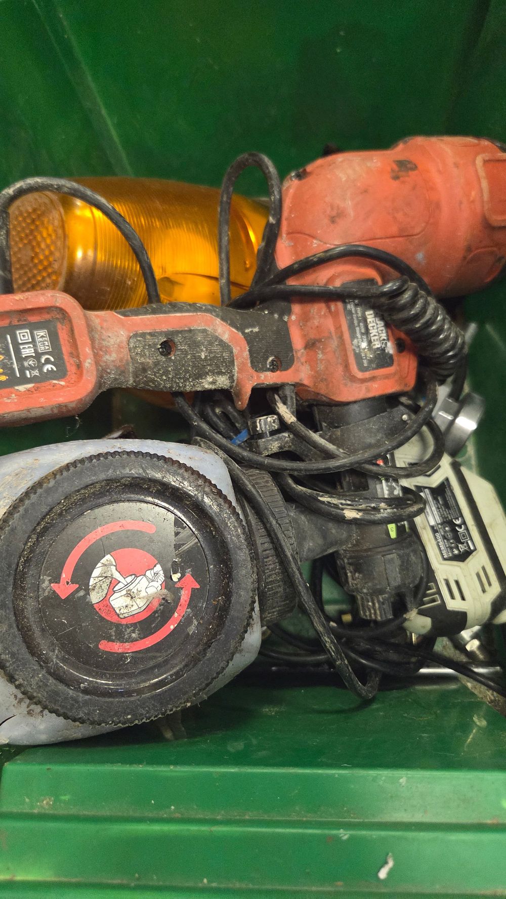 Lot 186 – A Selection of Electric Power Tools and Industrial Equipment including a Black and Decker Spray Gun