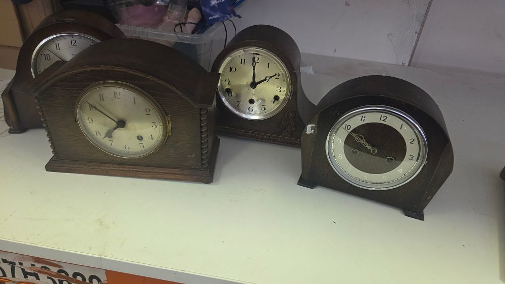 Lot 247 – A Collection of Vintage Oak Cased Mantel Clocks
