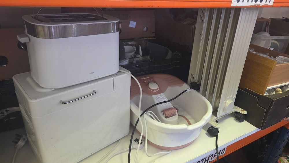 Lot 255 – A Collection of Modern Domestic Electrical Appliances including Toaster Foot Spa and Radiator