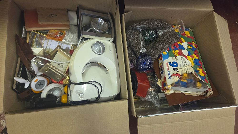 Lot 264 – A Collection of Miscellaneous Household Goods, Electronics, and Collectibles in Two Boxes