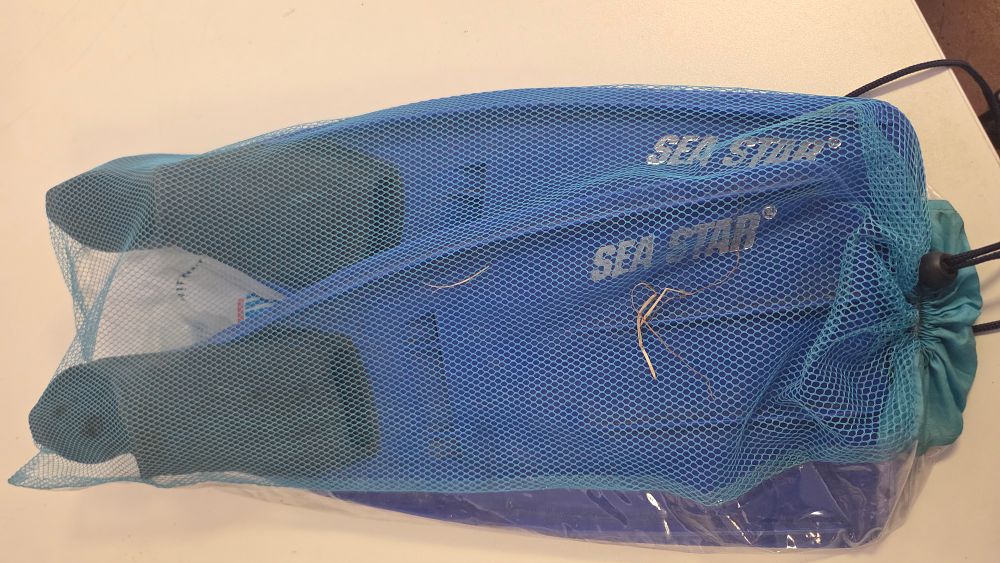 Lot 272 – A Pair of Sea Star Swimming Fins in a Mesh Carry Bag