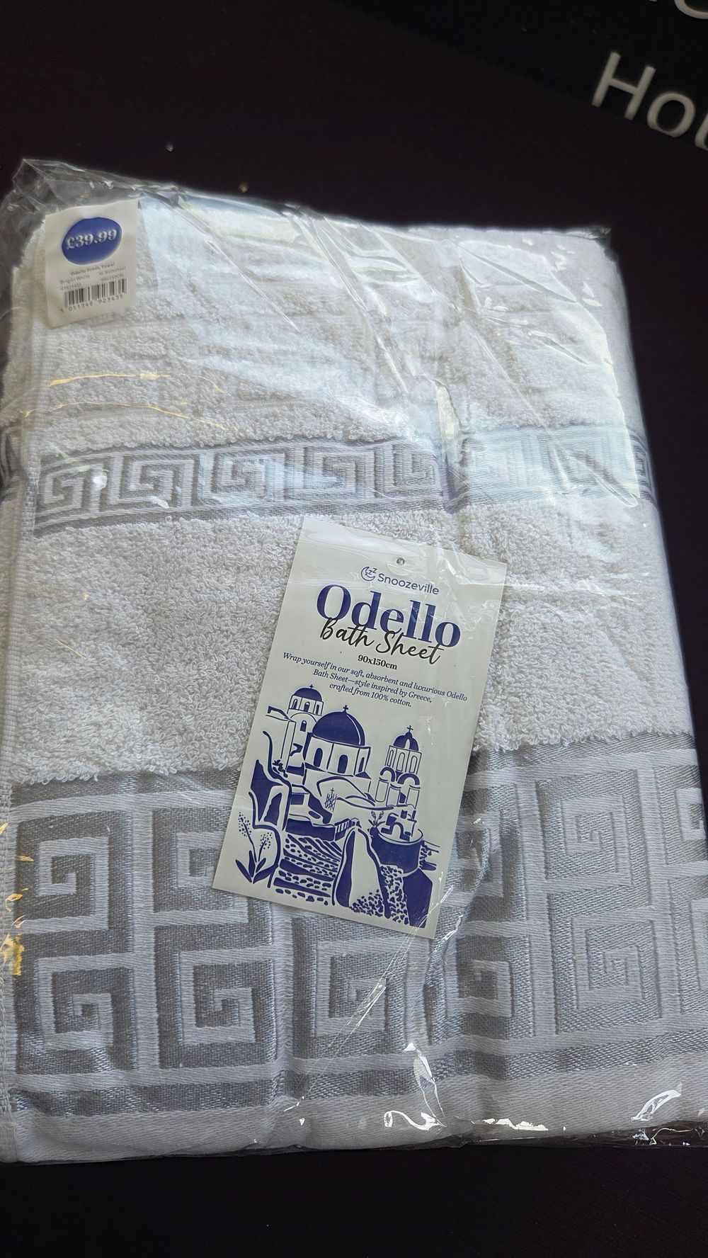 Lot 274 – Three Snoozeville Odello XL Cotton Bath Sheets with Greek Key Pattern Border