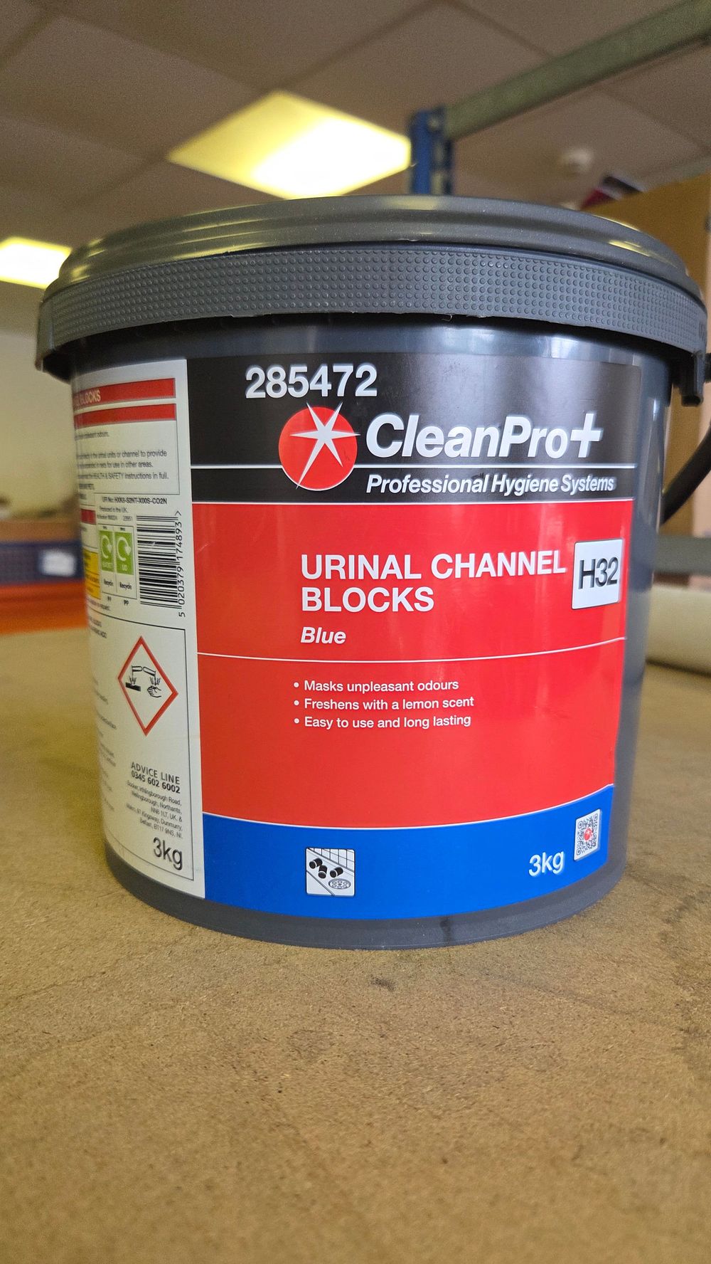 Lot 316 – CleanPro+ Professional Hygiene Systems Blue Urinal Channel Blocks 3kg H32