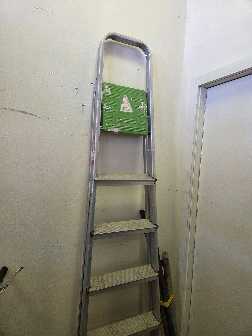 Lot 399 – An Aluminium Folding Step Ladder with Textured Treads and Platform