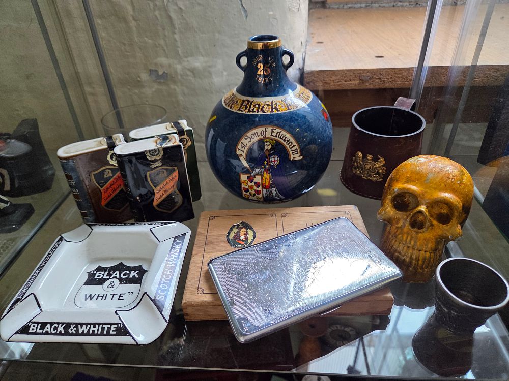 Lot 603 – A Collection of Vintage Scotch Whisky Memorabilia and Barware