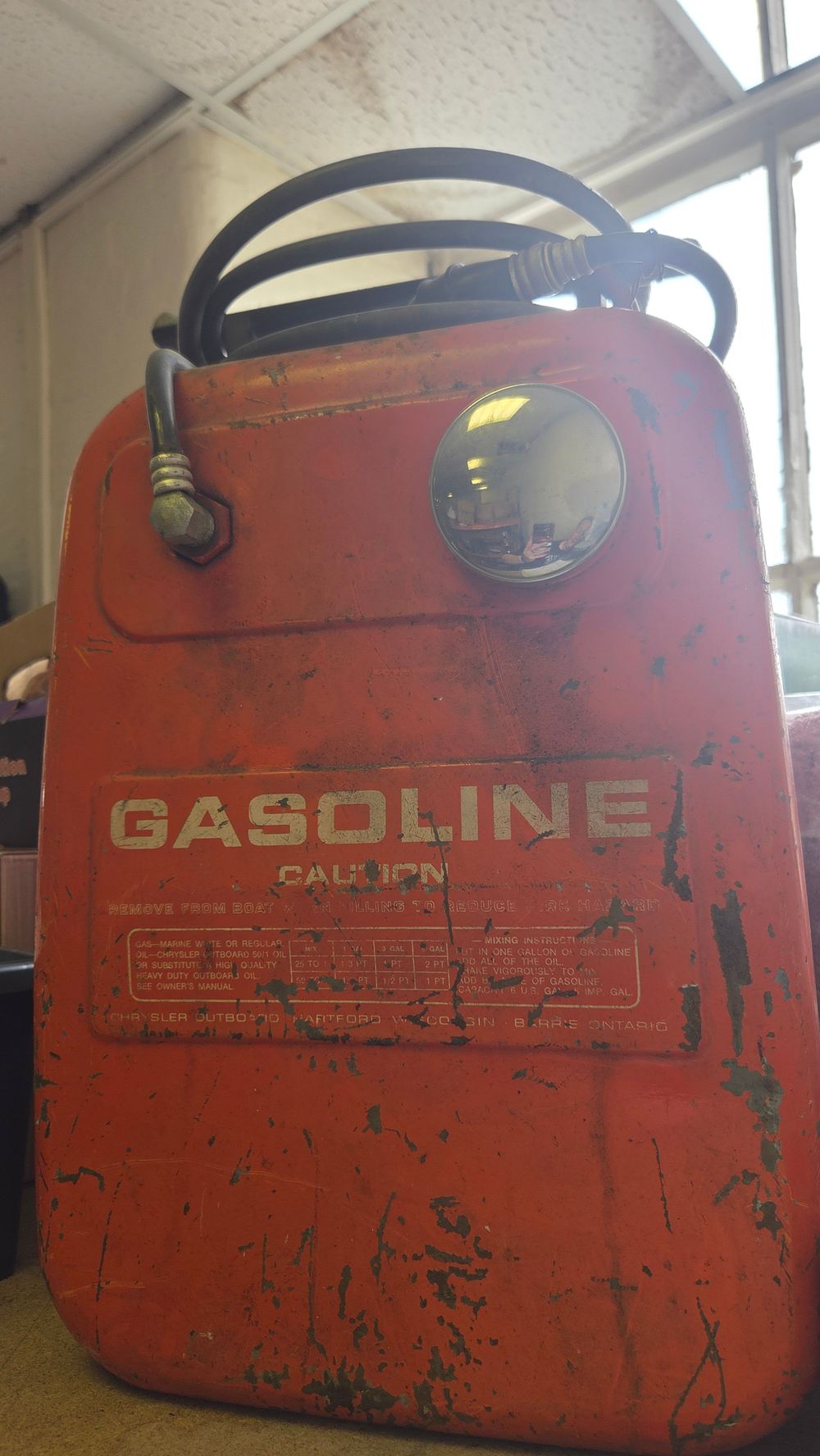 Lot 170 – Vintage Chrysler Outboard Marine 6 Gallon Fuel Tank