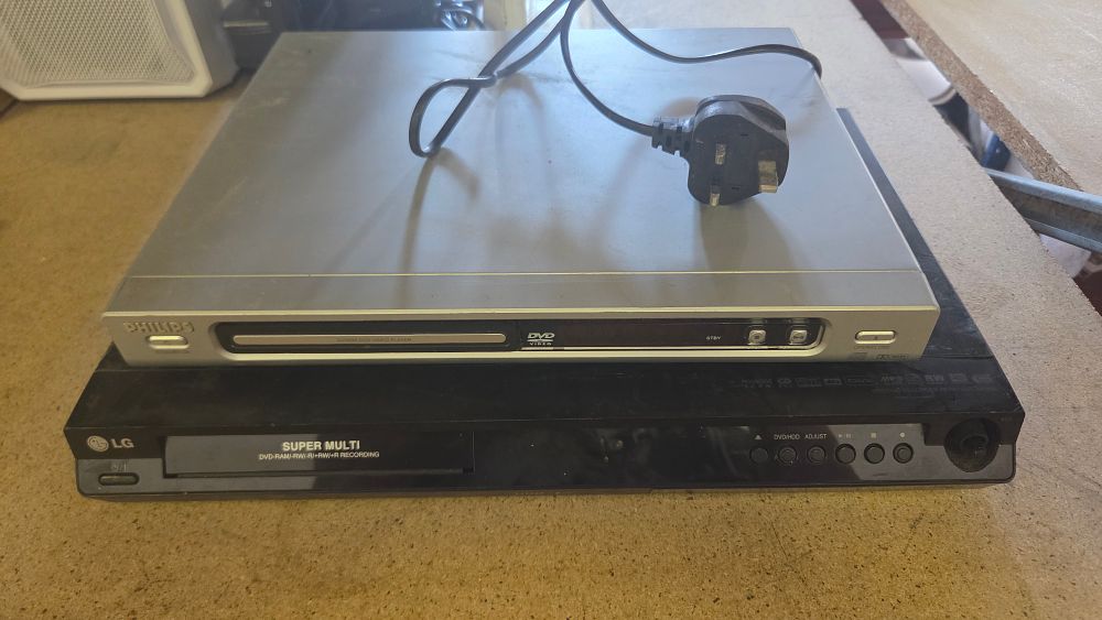 Lot 165 – Two DVD Players comprising a Philips DVP520 and an LG Super Multi DVD/HDD Recorder
