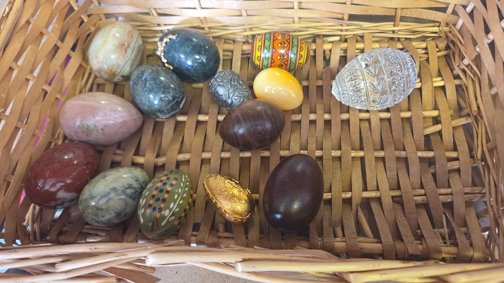 Lot 289 – Selection of Egg Ornaments