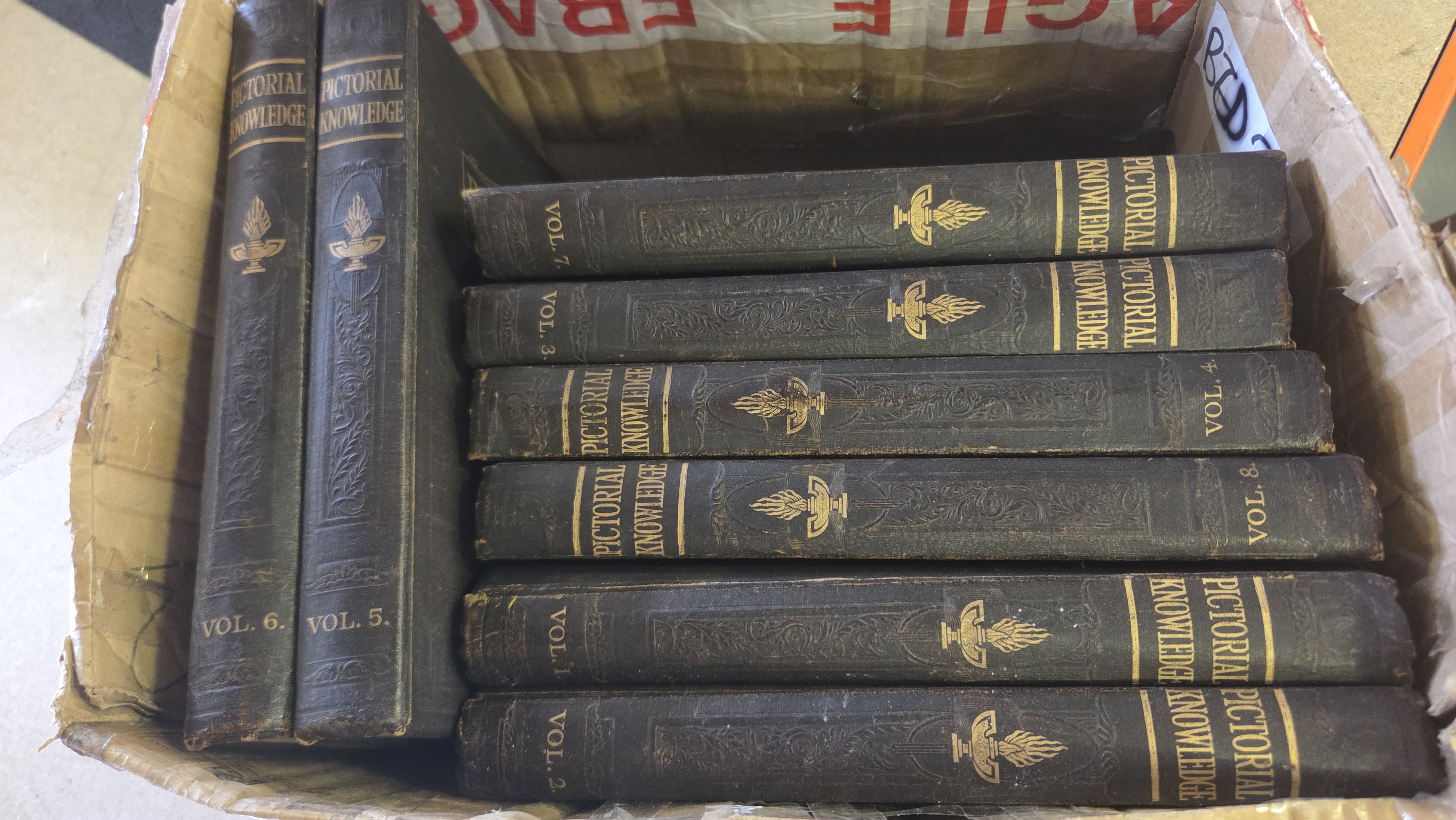 Pictorial Knowledge. A Multi-Volume Set of Illustrated Encyclopaedic Reference Books.