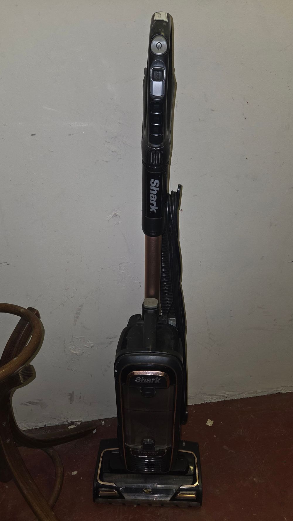 Lot 166 – Shark APEX DuoClean Powered Lift-Away Anti Hair Wrap Upright Vacuum Cleaner powers on