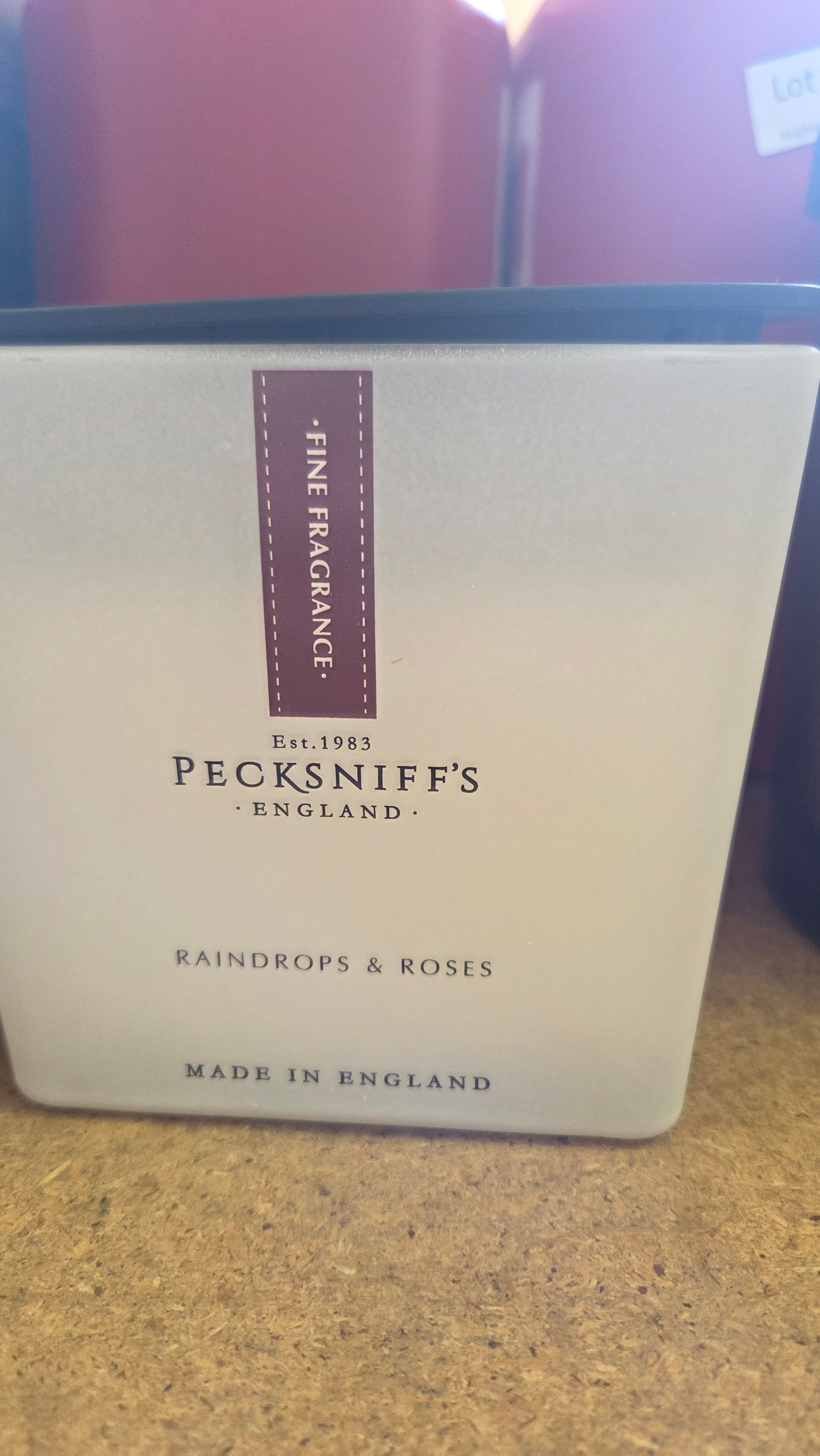 Pecksniff's England Raindrops and Roses Scented Candle. 860g - 30.3oz