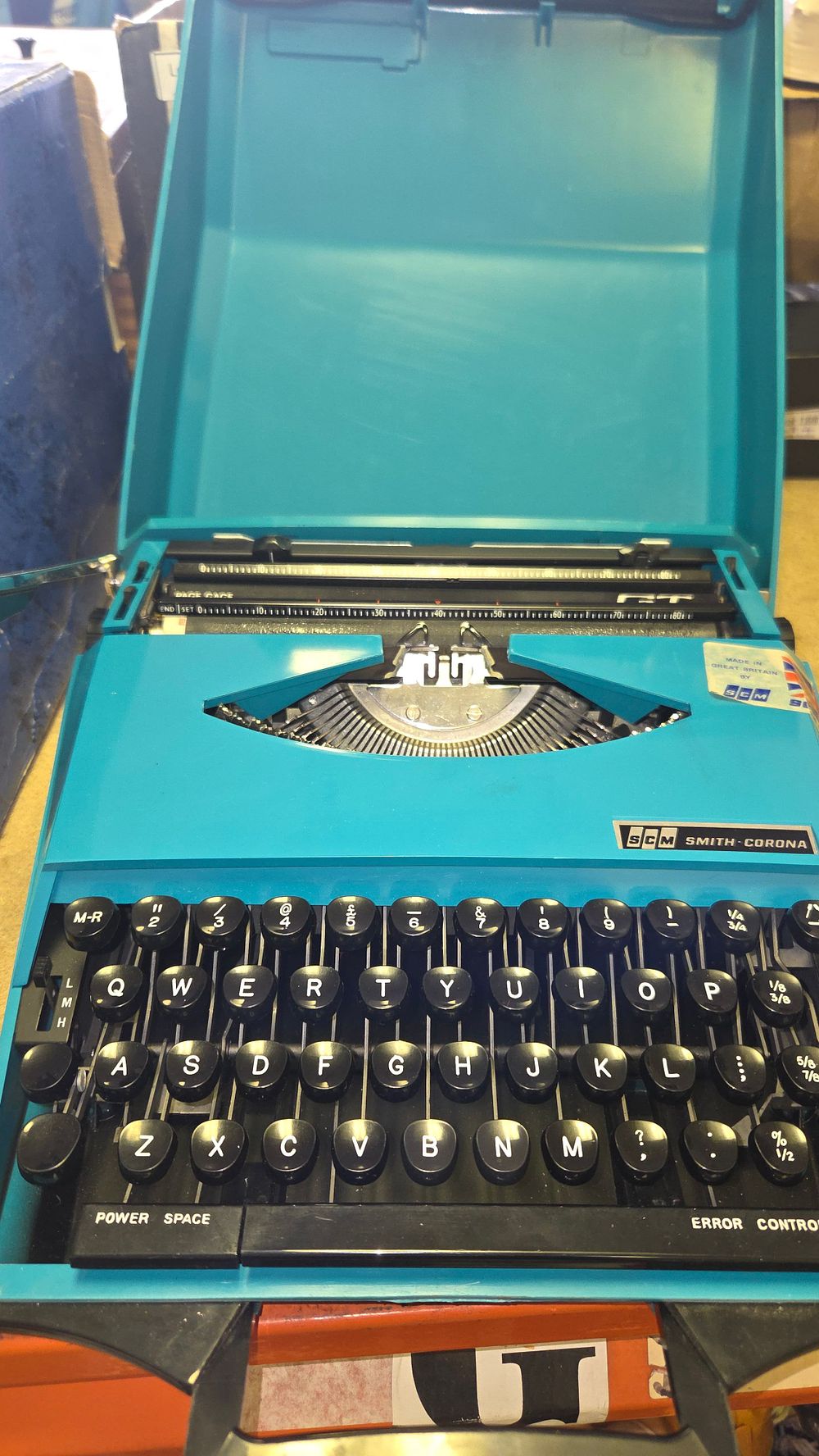 Lot 192 – SCM Smith-Corona Super-G Portable Manual Typewriter in Turquoise