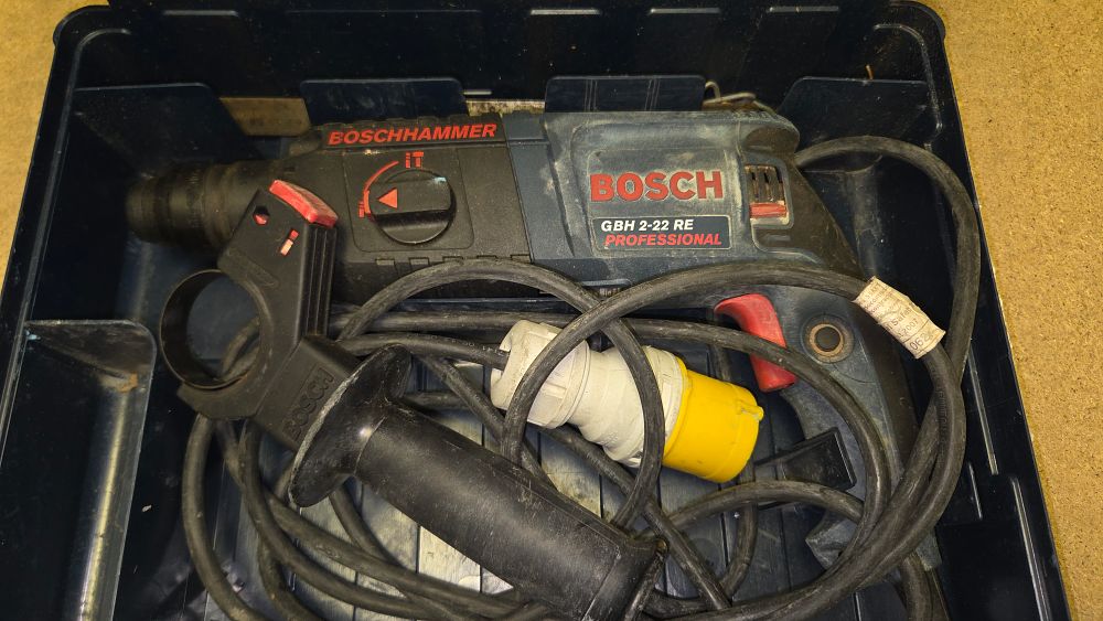 Lot 193 – Bosch GBH 2-22 RE Professional 110V Rotary Hammer Drill with Carry Case w/o