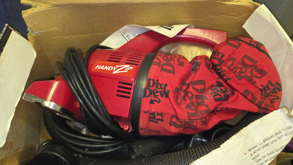 Lot 196 – Dirt Devil Handy Zip Handheld Vacuum Cleaner Model DD 1502 with Original Box