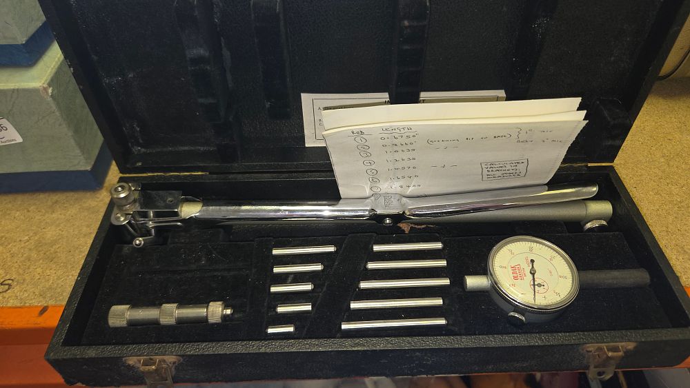 Lot 197 – A Vintage Oldak Gauges Precision Cylinder Bore Gauge Set