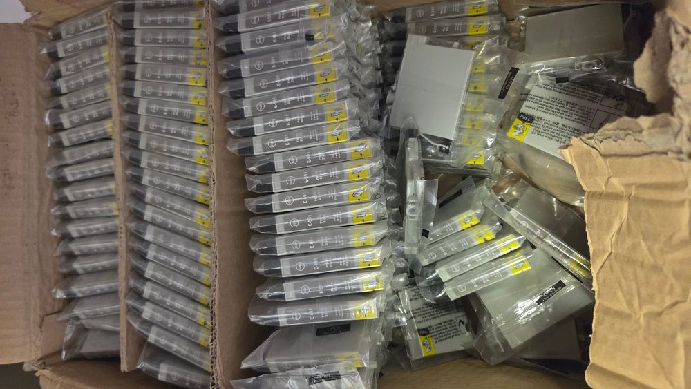 Lot 199 – A Bulk Lot of 300 Compatible E-591 Photo Black Printer Ink Cartridges