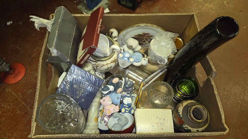 Lot 222 – An Assortment of Decorative Ceramics, Glassware, and Collectibles