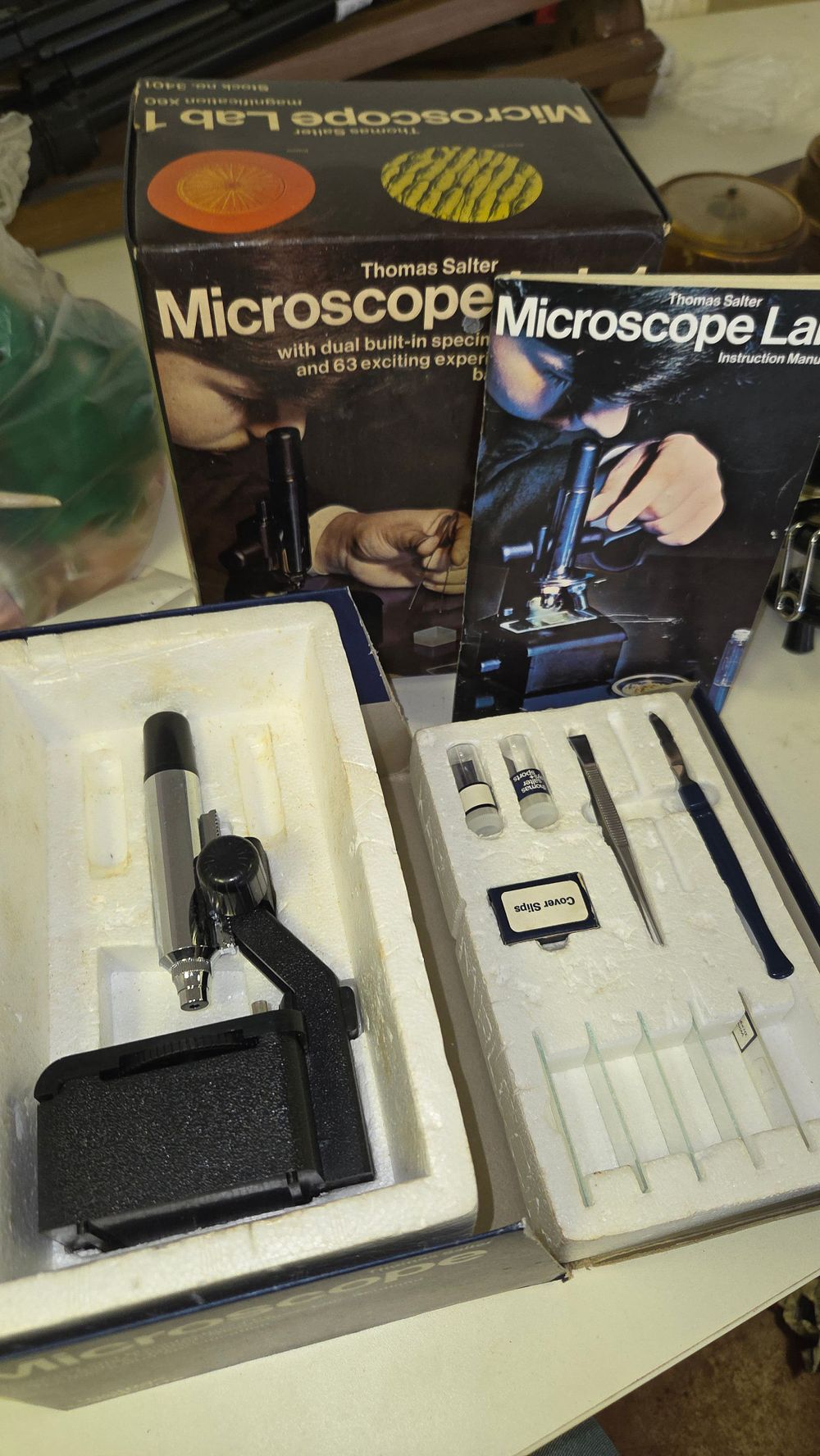 Lot 252 – Thomas Salter Microscope Lab 1
